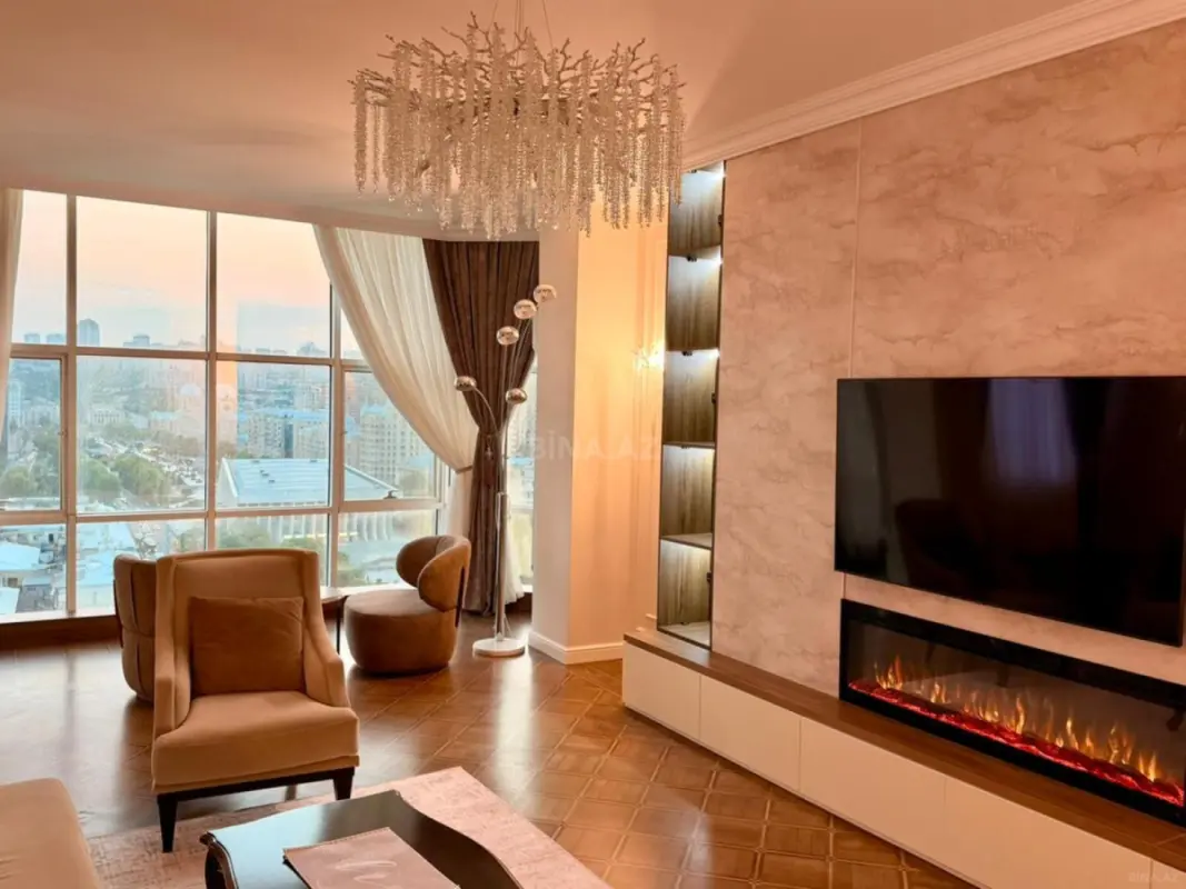 Kirayə verilir 4 otaqlı mənzil 230 m²