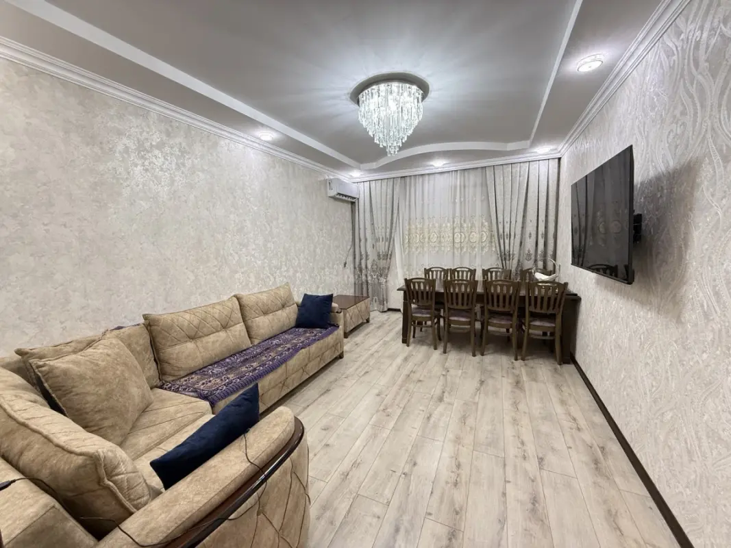 Satılır 5 otaqlı mənzil 120 m²