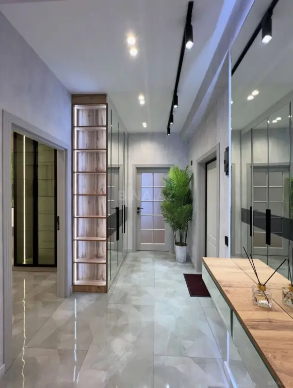 Satılır 2 otaqlı mənzil 91 m²