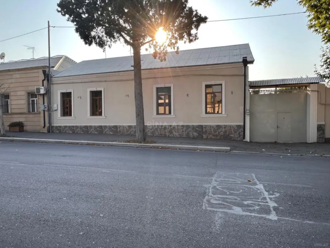 Satılır 4 otaqlı həyət evi 200 m²