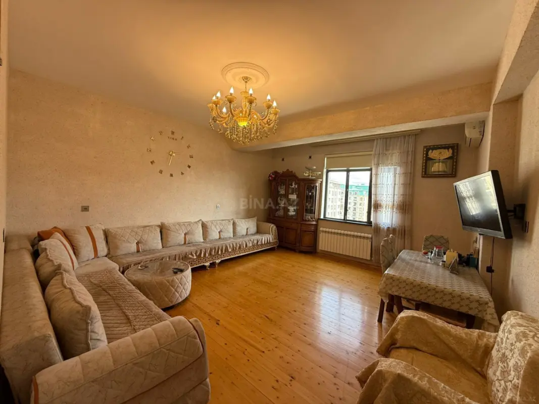 Satılır 3 otaqlı mənzil 125 m²