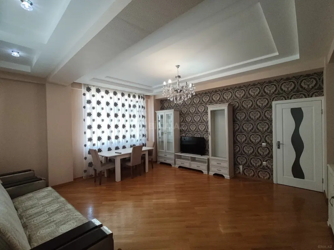 Kirayə verilir 3 otaqlı mənzil 160 m²