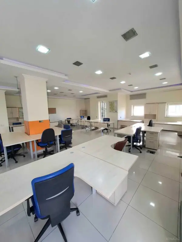 Kirayə verilir 15 otaqlı ofis 650 m²