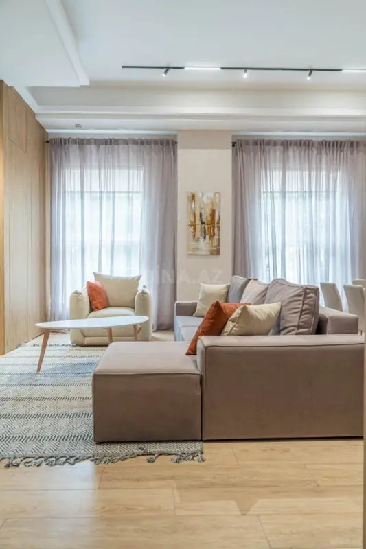 Kirayə verilir 2 otaqlı mənzil 75 m²