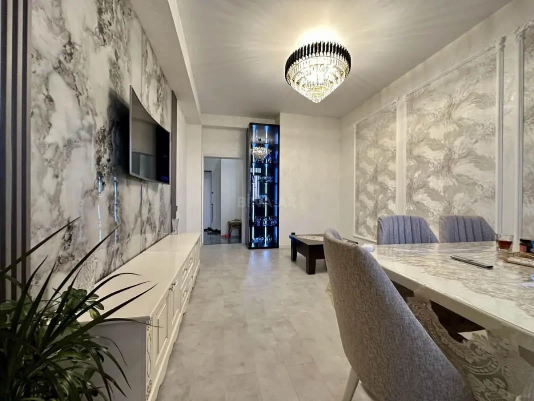 Satılır 2 otaqlı mənzil 63 m²