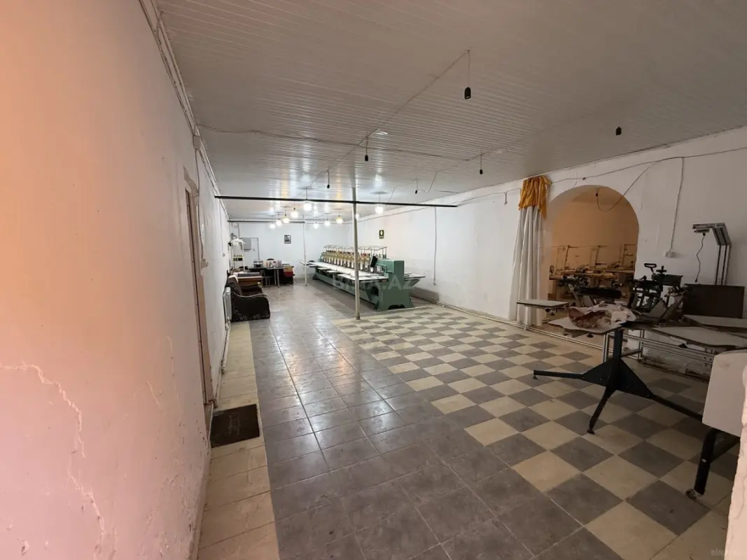 Satılır obyekt 220 m²