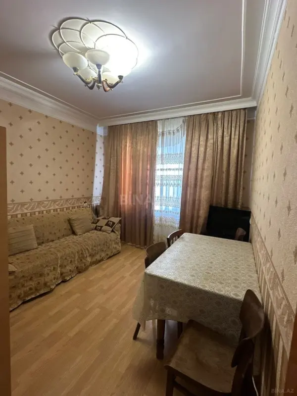 Satılır 5 otaqlı mənzil 110 m²