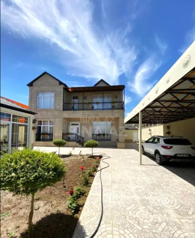 Satılır 4 otaqlı həyət evi 241 m²