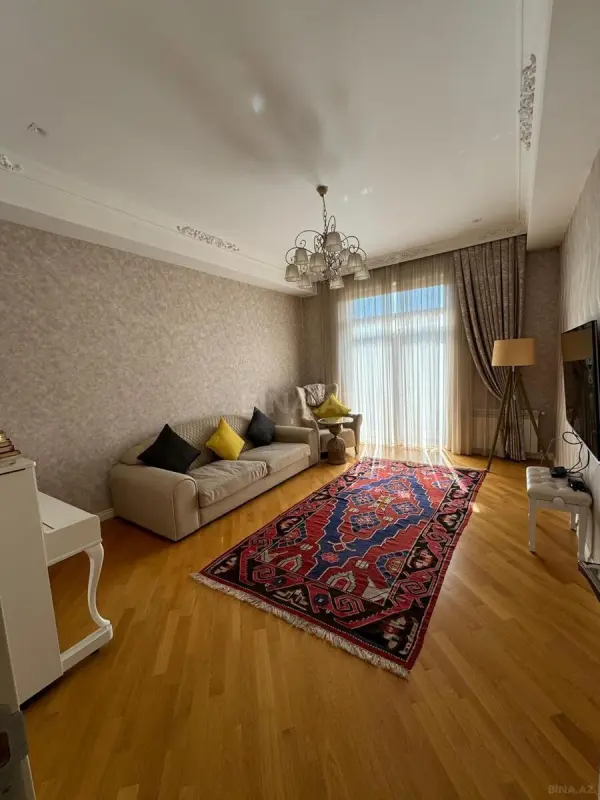 Kirayə verilir 2 otaqlı mənzil 95 m²