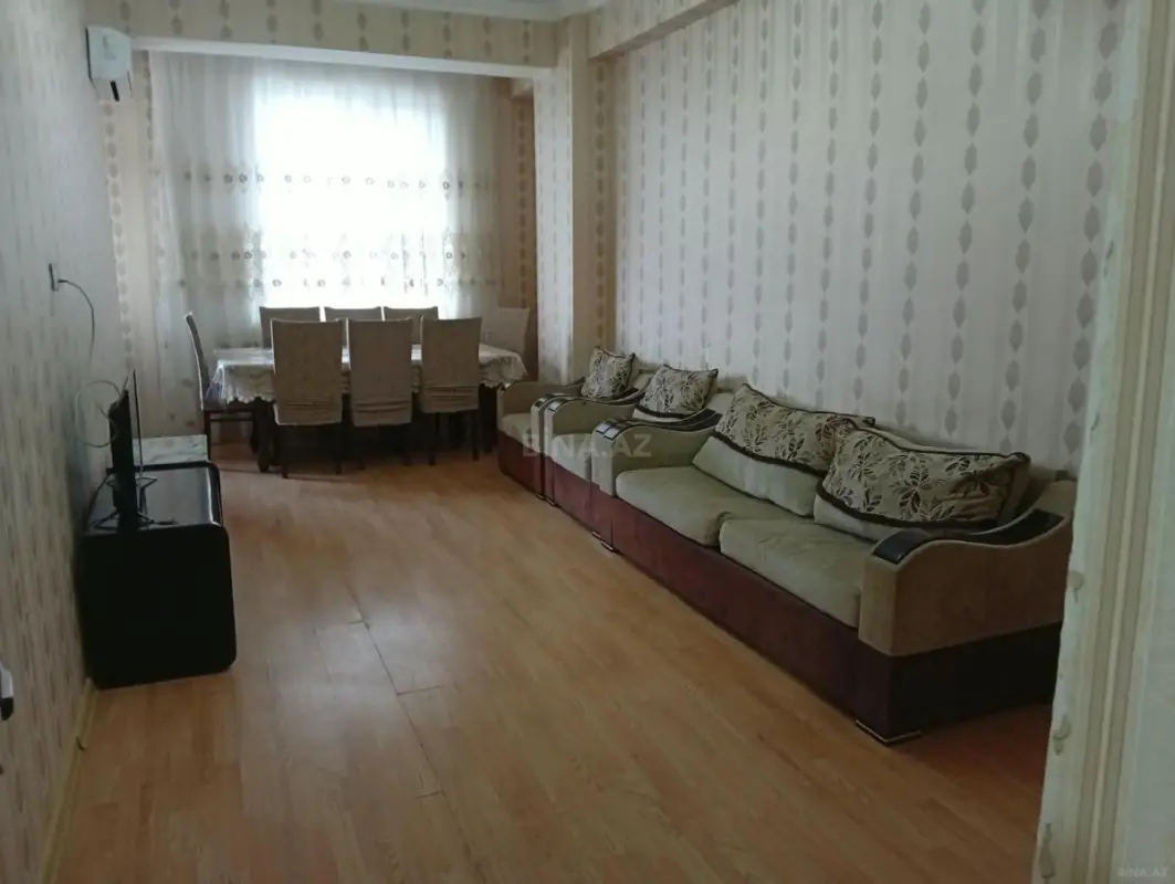 Kirayə verilir 3 otaqlı mənzil 121 m²