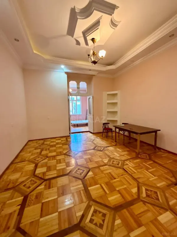 Kirayə verilir 2 otaqlı mənzil 90 m²