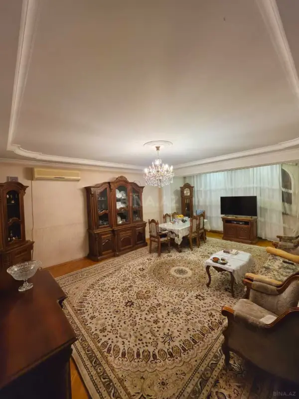 Satılır 3 otaqlı mənzil 138 m²