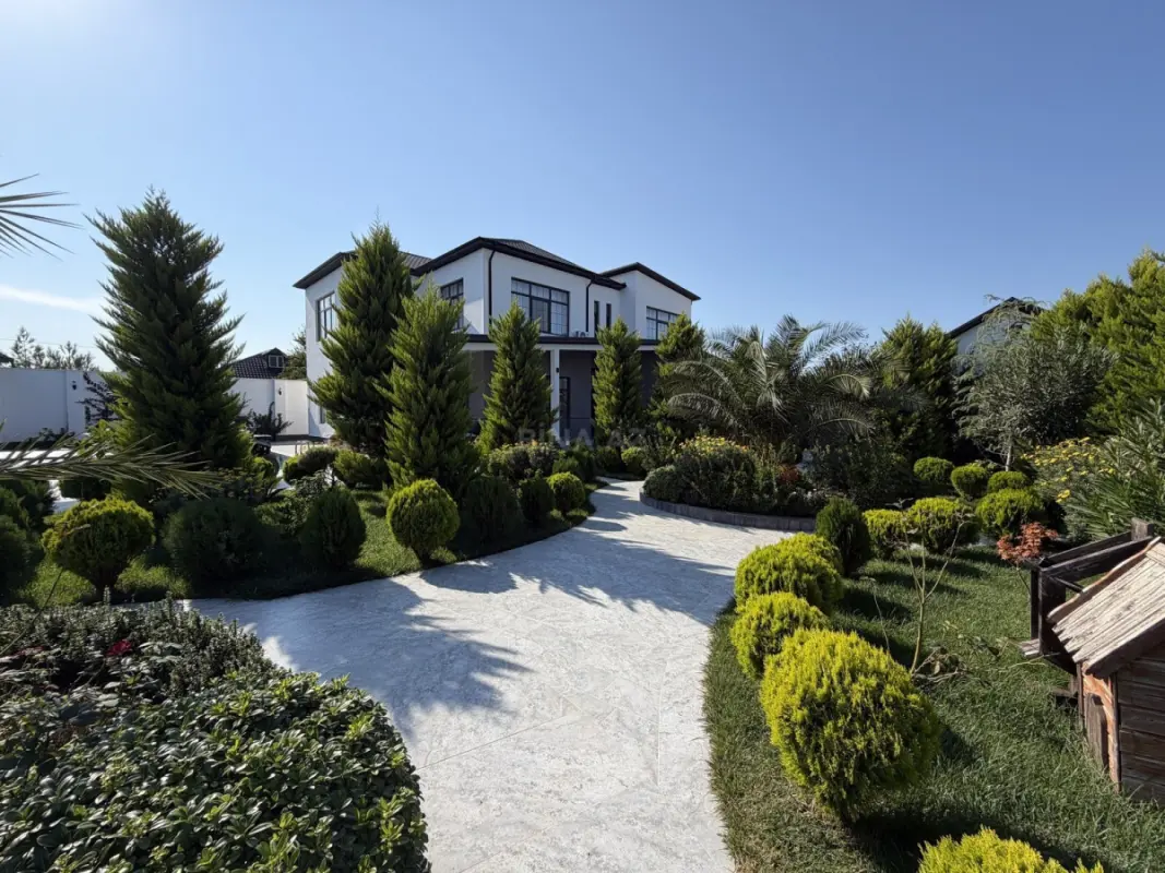 Satılır 5 otaqlı həyət evi 280 m²