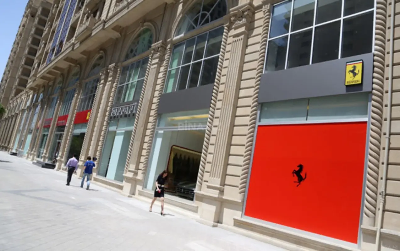 Satılır 4 otaqlı mənzil 205 m²