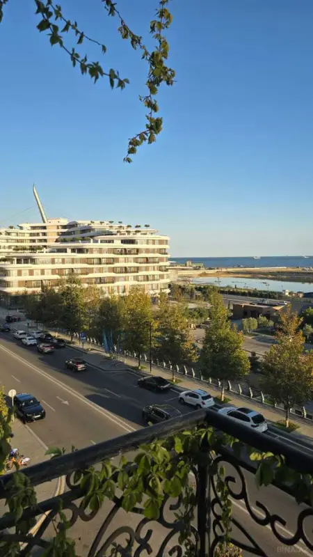 Kirayə verilir 3 otaqlı mənzil 132 m²