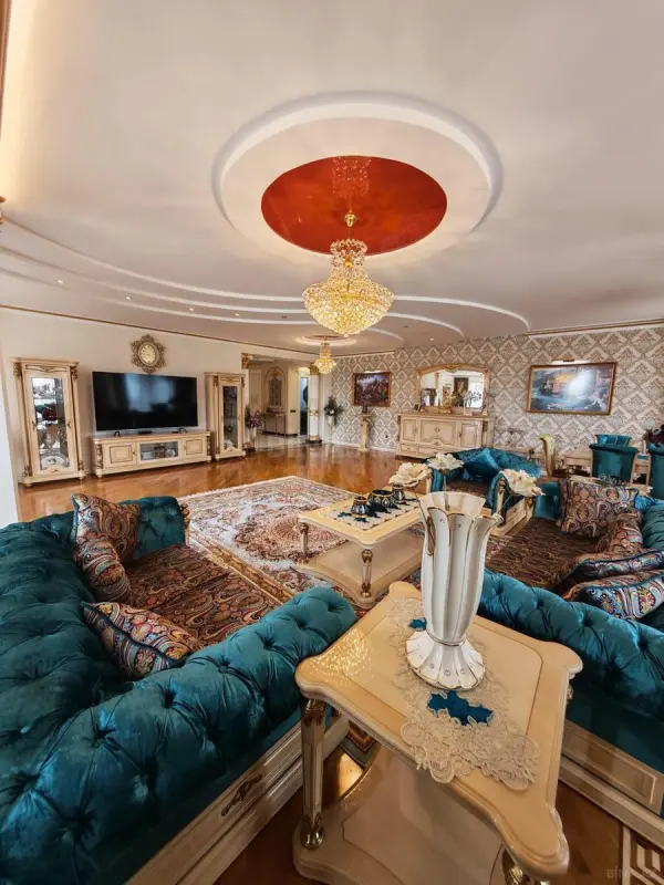 Satılır 5 otaqlı mənzil 285 m²