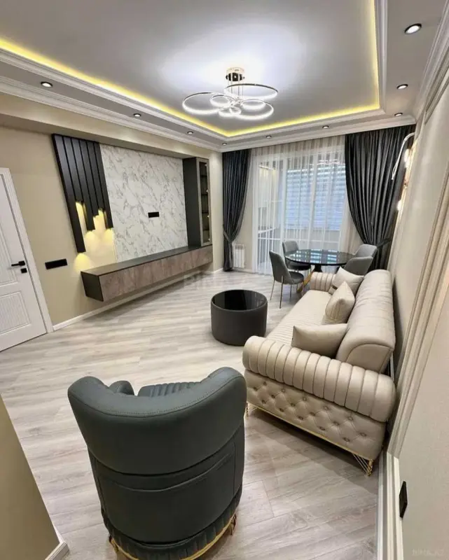 Kirayə verilir 2 otaqlı mənzil 75 m²