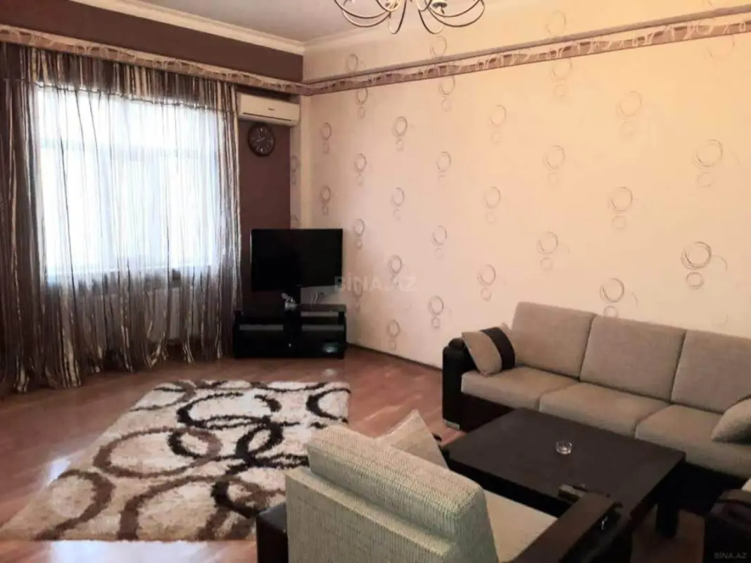 Satılır 2 otaqlı mənzil 82 m²