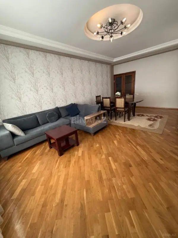Kirayə verilir 3 otaqlı mənzil 101 m²