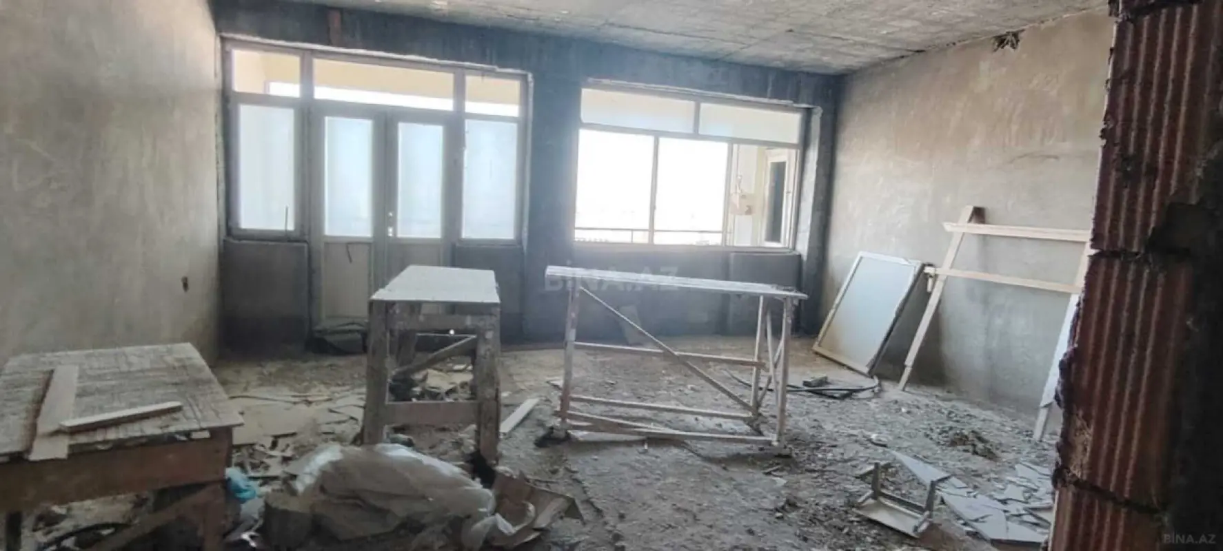 Satılır 4 otaqlı mənzil 197 m²