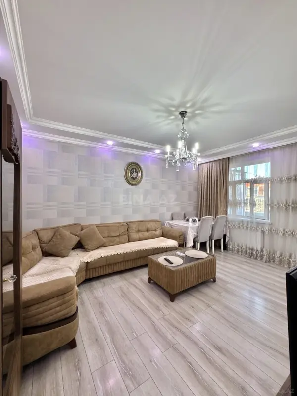 Satılır 4 otaqlı mənzil 110 m²