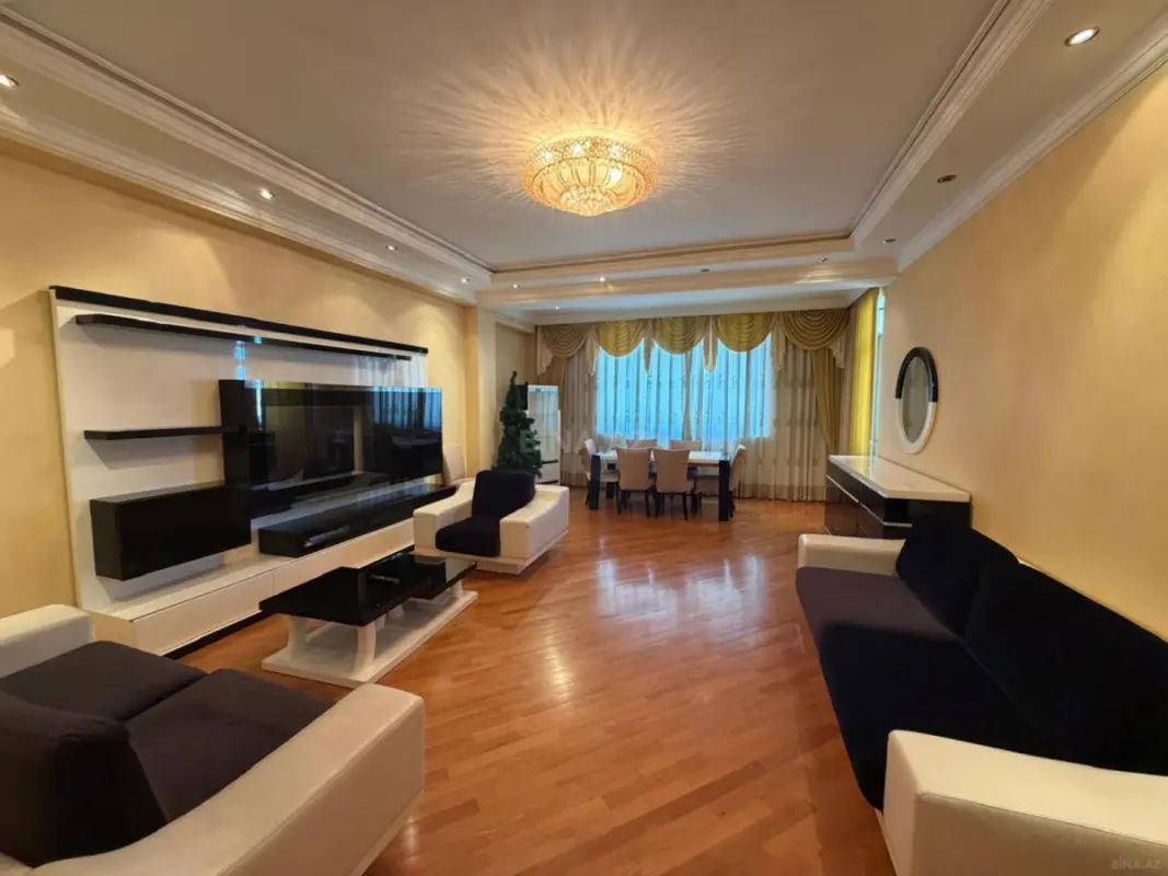 Kirayə verilir 3 otaqlı mənzil 153 m²