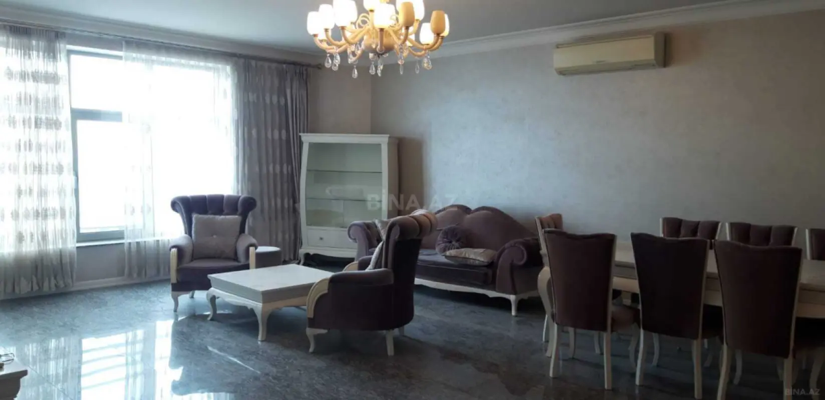 Satılır 3 otaqlı mənzil 175 m²