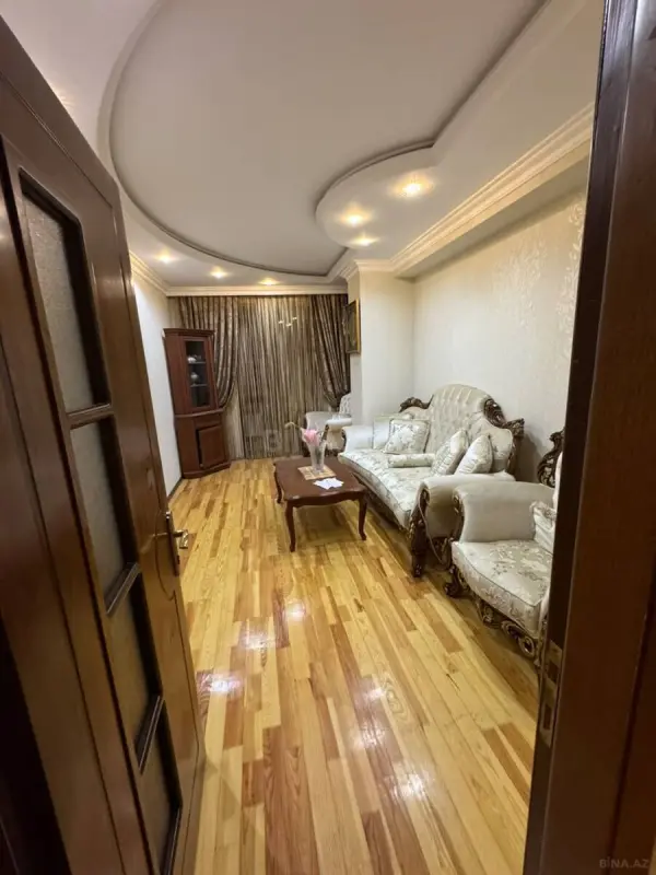 Satılır 2 otaqlı mənzil 83 m²