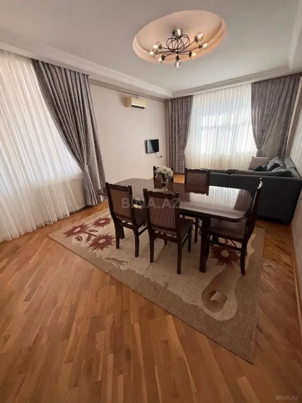 Kirayə verilir 3 otaqlı mənzil 101 m²