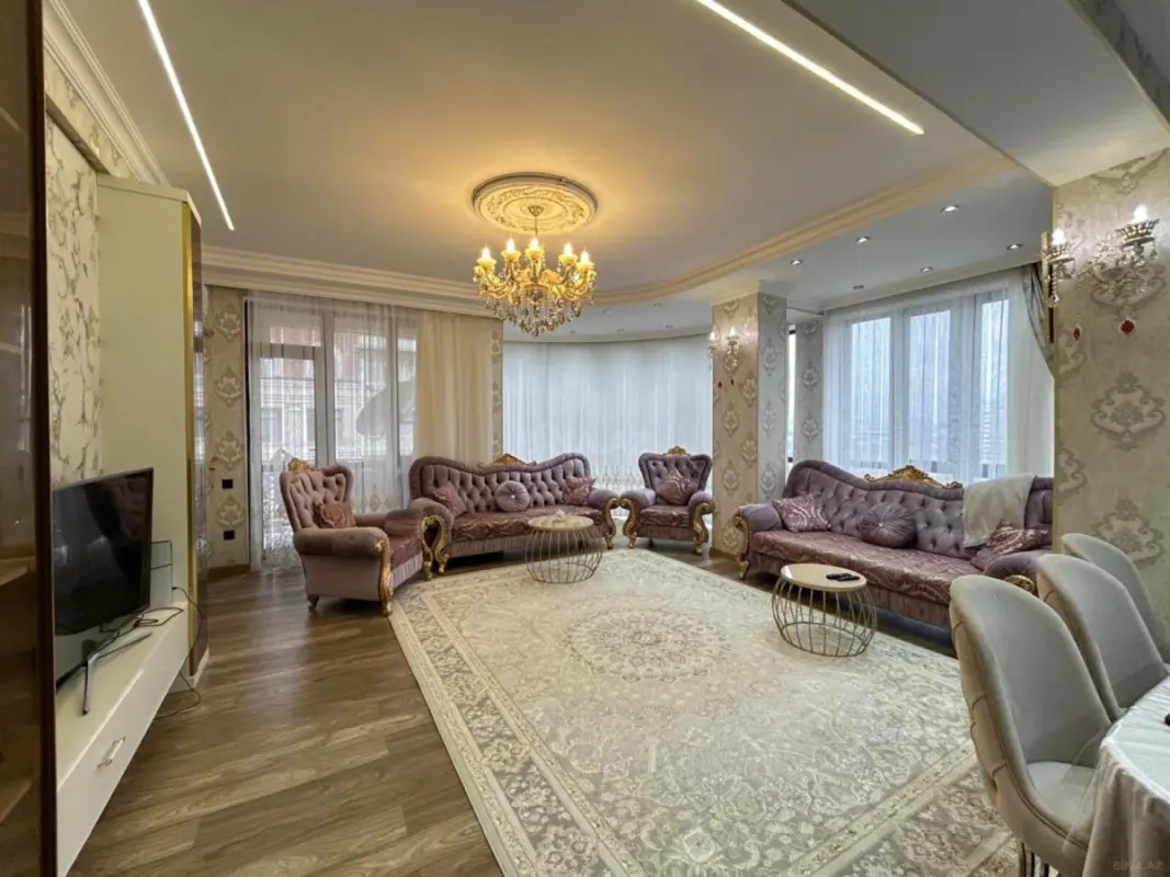 Satılır 3 otaqlı mənzil 142 m²