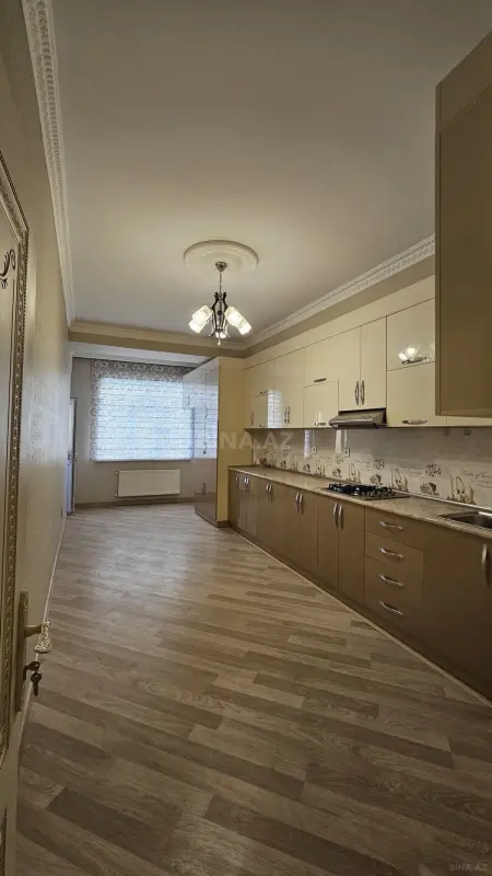 Satılır 3 otaqlı mənzil 146 m²