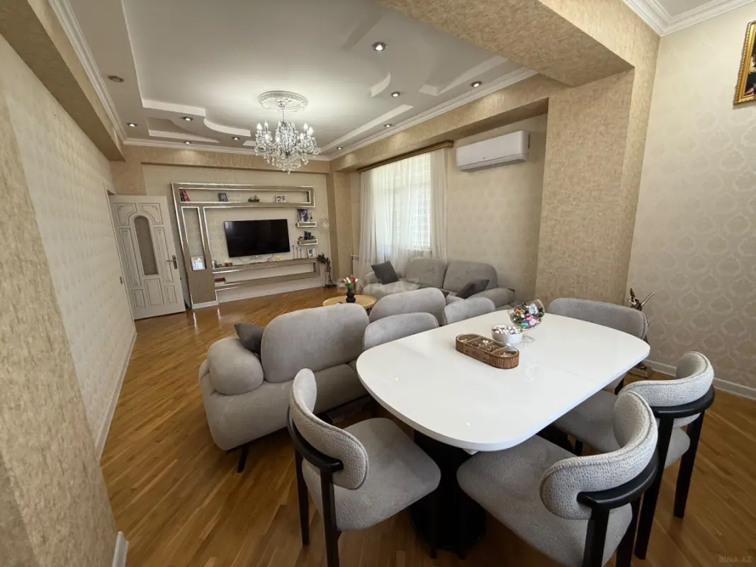 Satılır 3 otaqlı mənzil 125 m²