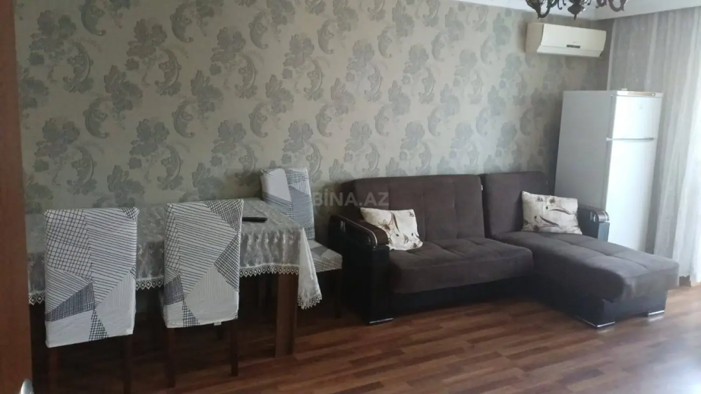 Kirayə verilir 2 otaqlı mənzil 87 m²