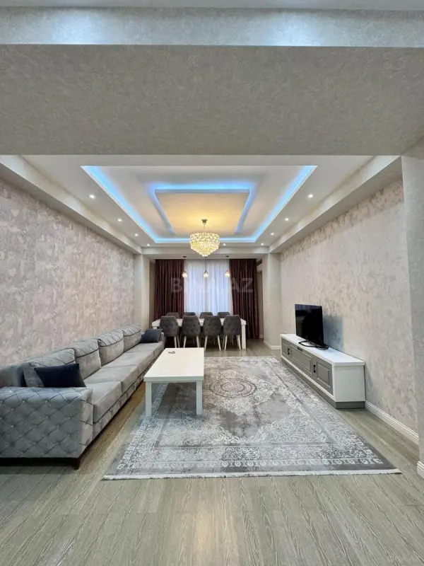 Satılır 3 otaqlı mənzil 170 m²