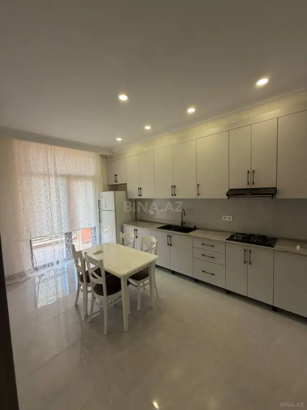 Kirayə verilir 2 otaqlı mənzil 80 m²
