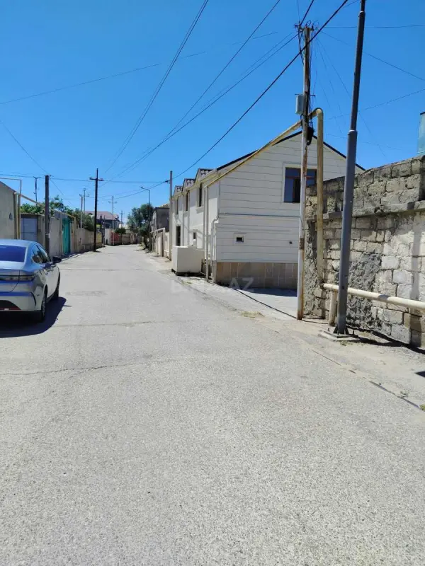 Satılır 4 otaqlı həyət evi 140 m²