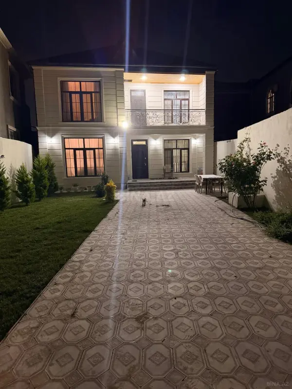Satılır 6 otaqlı həyət evi 220 m²