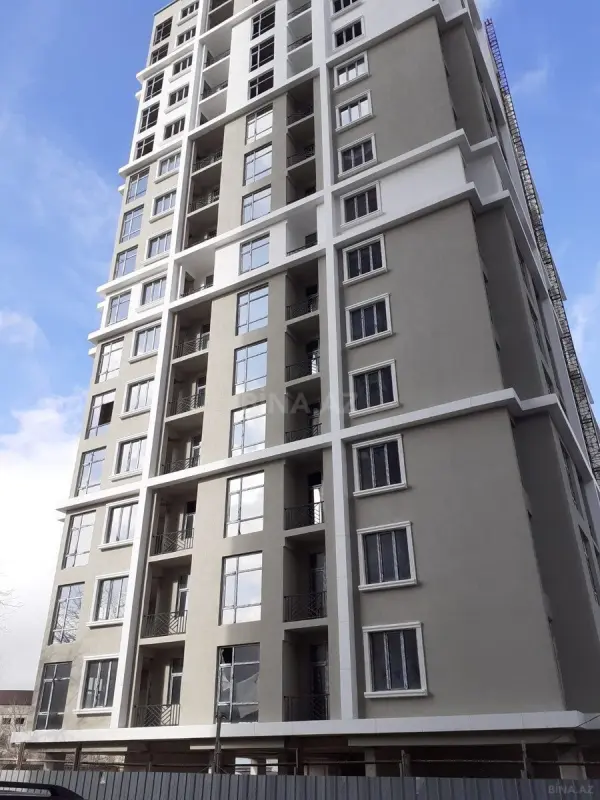 Satılır 3 otaqlı mənzil 135 m²