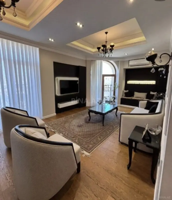 Satılır 3 otaqlı mənzil 126 m²
