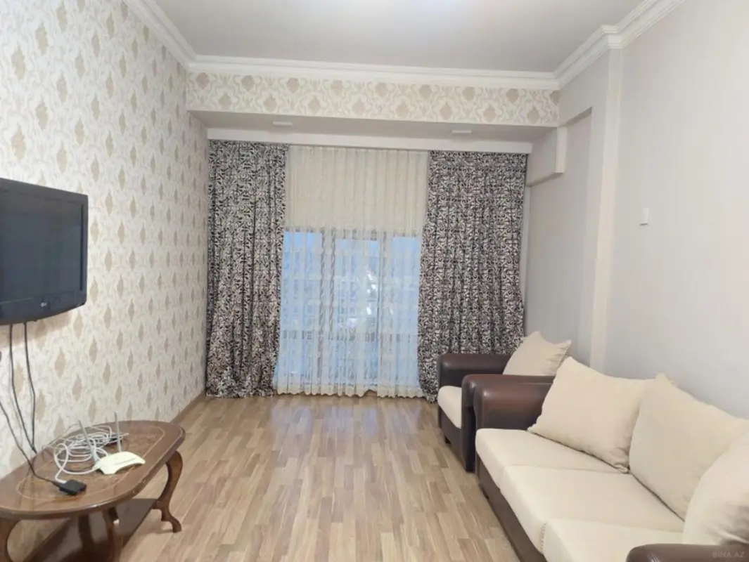 Kirayə verilir 2 otaqlı mənzil 80 m²