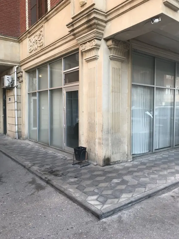 Satılır obyekt 80 m²
