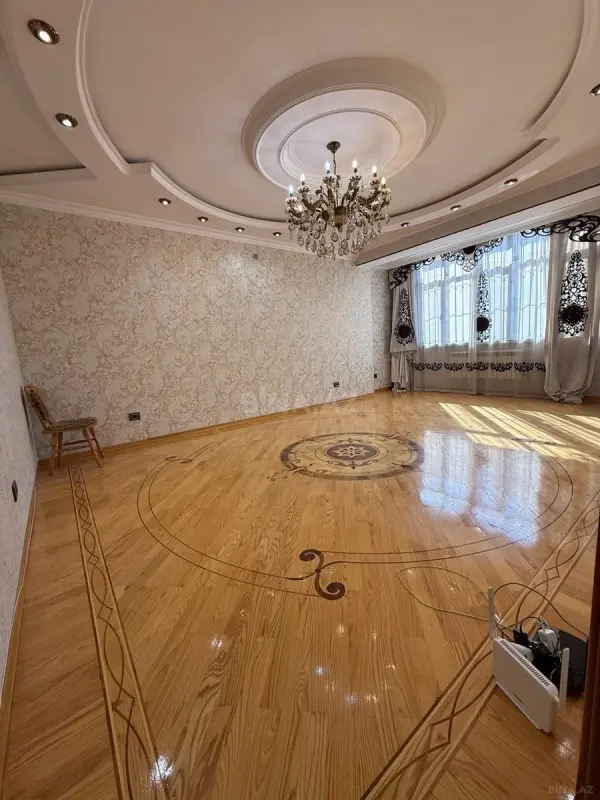 Satılır 4 otaqlı mənzil 170 m²