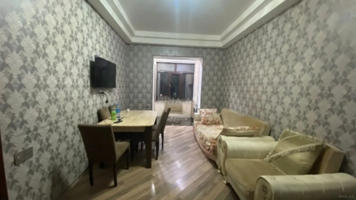 Kirayə verilir 2 otaqlı mənzil 60 m²