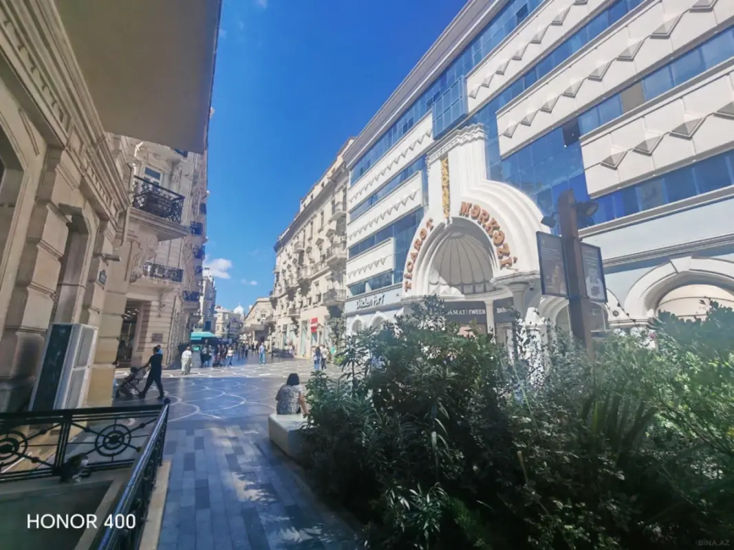 Satılır 2 otaqlı mənzil 110 m²