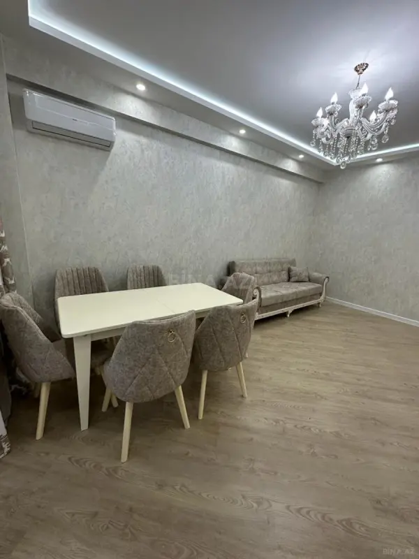 Kirayə verilir 2 otaqlı mənzil 67 m²