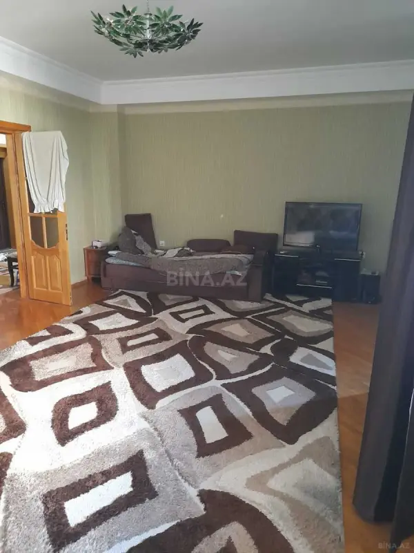 Satılır 3 otaqlı mənzil 120 m²