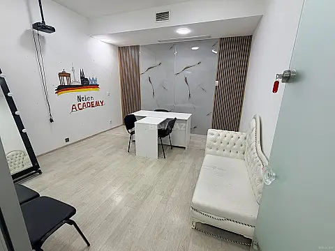 Kirayə verilir 1 otaqlı ofis 18 m² — Bakı, Sahil qəs. 1 otaq 18.00 m²