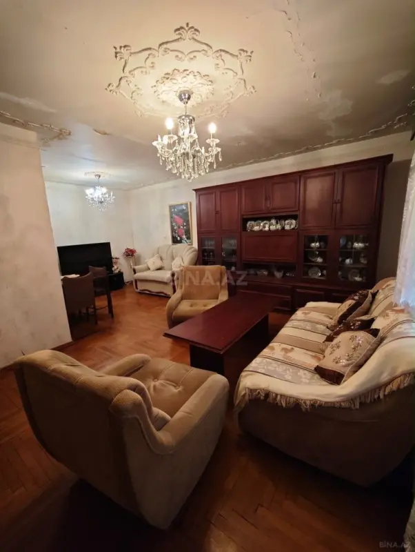 Satılır 4 otaqlı mənzil 80 m²