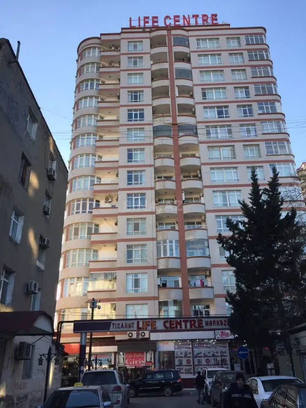 Kirayə verilir 4 otaqlı mənzil 187 m²