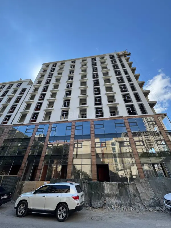 Satılır 1 otaqlı mənzil 77 m²